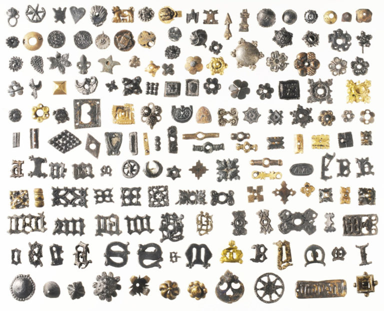 A selection of 164 from among ca 1500 different mounts.