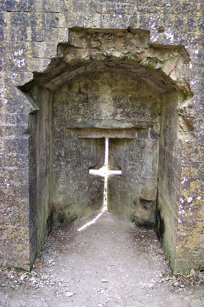 An arrowslit at Corfe Castle. This shows the inside - where the archer would have stood.