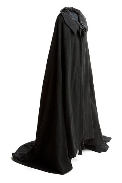 Medieval Clothing: Cloak